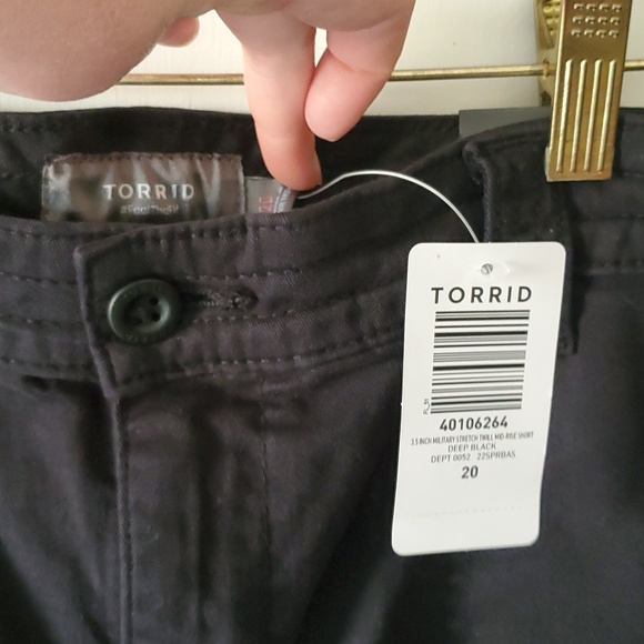 Shorts - Picture 4 of 4